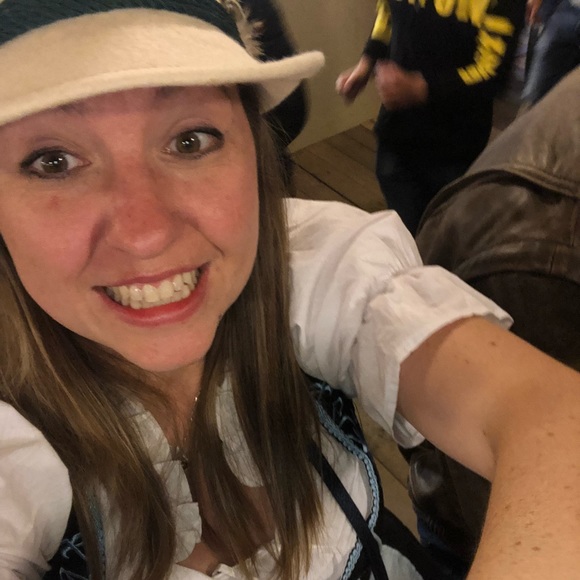 Meet your Posher, Jill - Picture 2 of 6